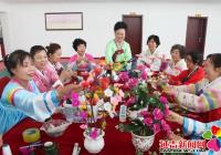 巧手制絲網(wǎng)，花兒朵朵開，構(gòu)建老人新風尚