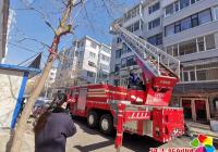 延春社區(qū)處理得當(dāng)　解除“懸在居民頭頂上”的危險