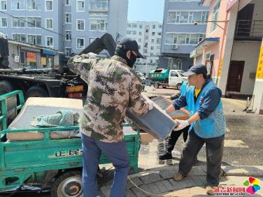 白樺社區開展建筑垃圾及生活垃圾專項清理整治行動